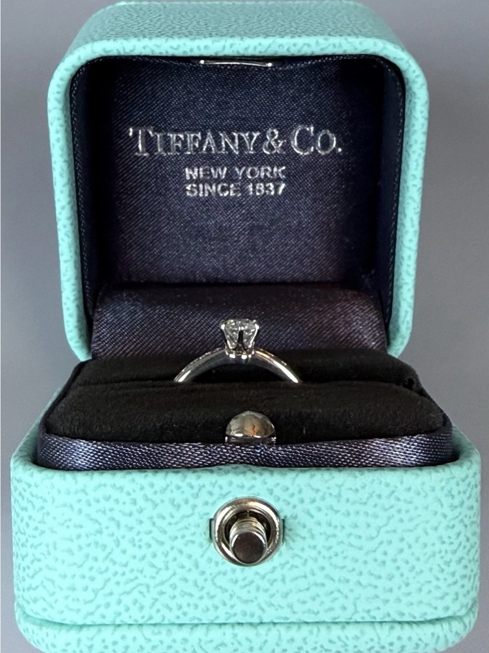 Tiffany & Co Platinum Diamond Engagement Ring .33ct VS2 H Brilliant Cut - Picture 2 of 7